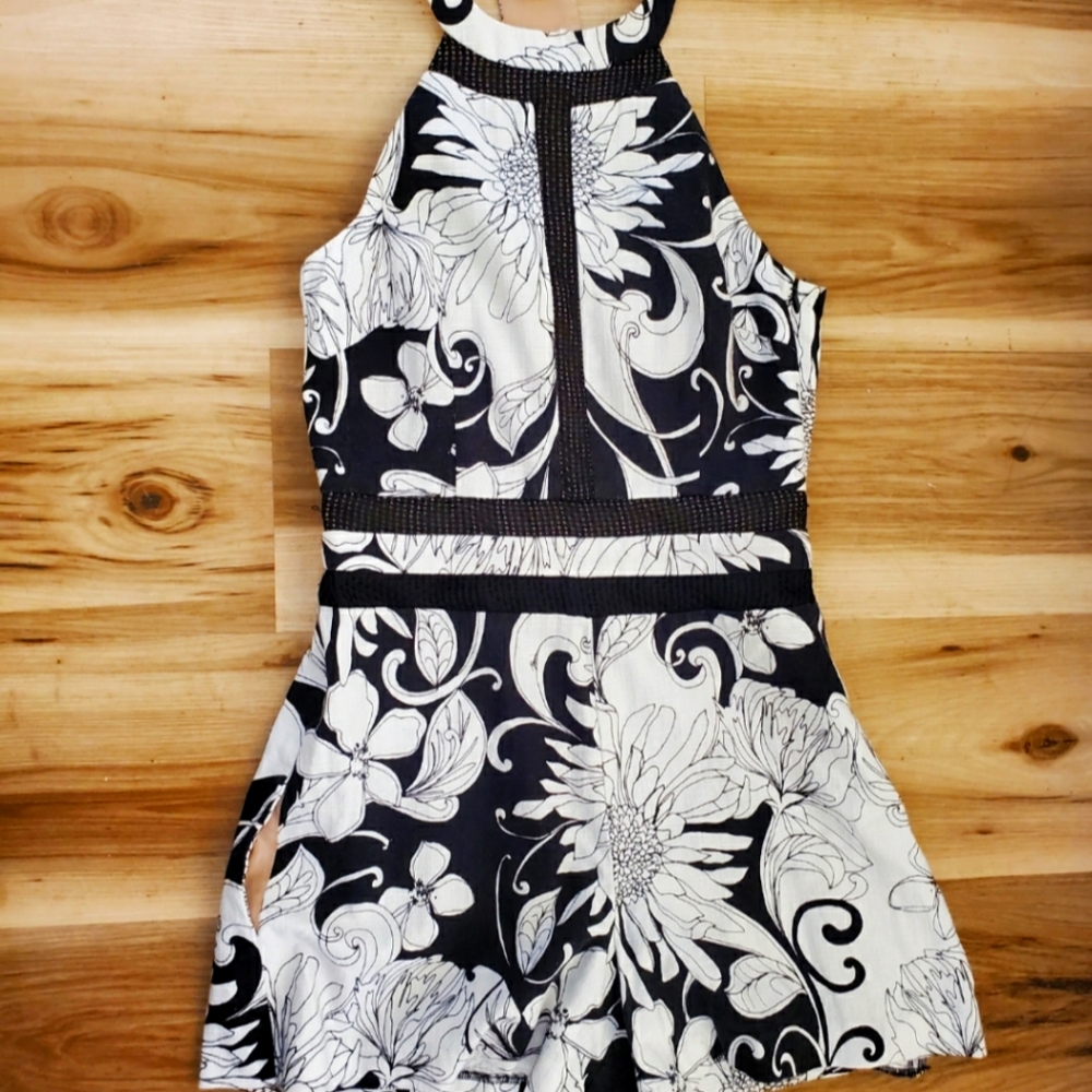 EEUC Trina Turk Tarina Floral Romper with Pockets!!